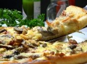 Дієтологи розповіли, скільки бігати, якщо з'їли піцу