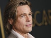 Брэд Питт увлекся алкоголем: актер выпускает розовое шампанское из винограда из собственного замка