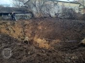 Вирва від ракети вражає: нові фото наслідків ракетної атаки на Київ