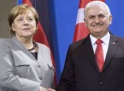 Йылдырым и Меркель провели переговоры в Берлине