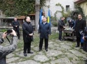 Полторак в Таллине наградил украинских и эстонских активистов