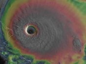 Мощный ураган "Дориан" приближается к Канаде