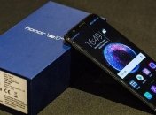 Флагманский смартфон Honor 10 показали на фото 