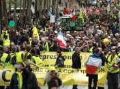 "Желтые жилеты" продолжают протестовать во Франции
