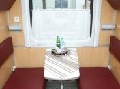 "Укрзализныця" ввела единую цену на напитки в поездах