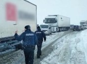 Непогода в Украине: На каких трассах затруднено движение