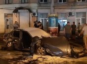 Обломки по всему перекрестку: в центре Одессы ночью произошло масштабное ДТП