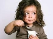 Родители могут заразить кариесом при поцелуе даже младенца