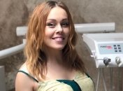 Беременная Alyosha показала живот на последних сроках