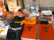 Школьника дразнили за самодельную футболку и вот, что сделали взрослые