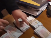 Видео получения взятки появилось в сети