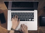 Експерти дали поради, як організувати безпечну роботу за ноутбуком