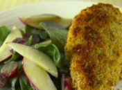 Запеченные куриные грудки с салатом из шпината