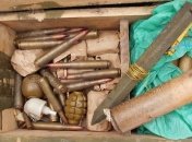 Под Донецком обнаружен схрон с оружием и боеприпасами боевиков