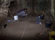 Отпечатки рук в древней пещере Египта не принадлежат человеку