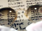 На аукцион выставляются более ста рукописей Джона Леннона