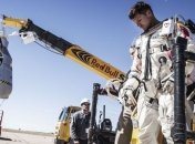 Перенесен прыжок австралийского парашютиста из стратосферы 