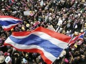 На улицах Бангкока разбирают баррикады