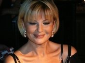 Известная актриса снова упала на сцене