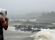 Жертвами удара тайфуна на Филиппинах считаются 100 человек