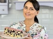 Простой, но при этом такой нарядный: Лиза Глинская рассказала, как приготовить кекс с ягодами