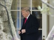 "Санкции близко": Иранский генерал достойно ответил на постер Трампа 