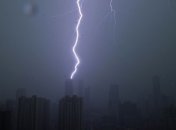 Гроза заставила ждать в аэропортах Китая около 9 тысяч пассажиров