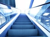 В Донецке бойцы МЧС помогли 7-летней девочке 