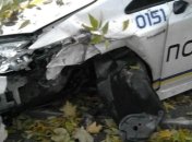 Во Львове машина патрульной полиции врезалась в дерево 