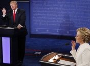 Клинтон продолжает опережать Трампа