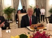 Трампа во время встречи в Сингапуре поздравили с наступающим днем рождения