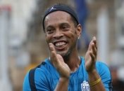 Роналдиньо официально завершил карьеру