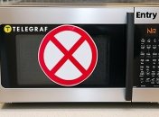 Не все продукты можно греть в микроволновке (изображение создано с помощью ИИ)