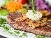 Ни одна корова не пострадала: Ученые смогли вырастить искусственный стейк