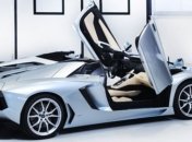 Свежая версия родстера Aventador от Lamborghini