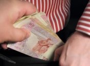 Главу поселкового совета в Сумской области разоблачили на взяточничестве