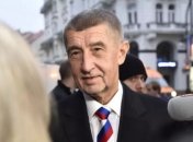 Бабиш посетил годовщину Бархатной революции в странном галстуке