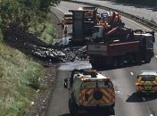 Страшная ДТП в Великобритании: столкнулись 3 грузовика (Видео)