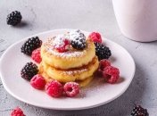 Полезный вариант завтрака - сырники с бананом и манкой