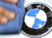 Пьяные немцы сделали в салоне BMW бассейн (Фото)