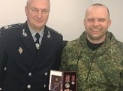 Президент наградил участвовавшего в стычке с Парасюком полицейского