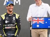 Пилот Формулы-1 попробовал себя в роли ведущего "В мире животных" (Видео)