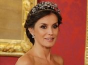 Современная королева: Летиция сменила пышное платье на кожаный обольстительный наряд