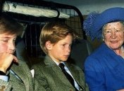 Мать королевы Елизаветы II не поровну разделила свое наследство между принцами Гарри и Уильямом: причина