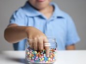 Ученые рассказали, почему детей тянет к сладкому