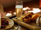 Шоколад, жареное мясо, арбузы и маринады: с чем еще нельзя совмещать алкоголь