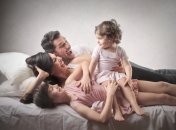 Семейные выходные: смотрим мультики и пьем какао