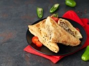 Домашня самса — простий рецепт з фаршем та грибами