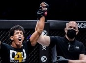 Экс-чемпион UFC впервые улетел в нокаут (видео)