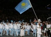 В Лондоне подняли флаг Казахстана с дыркой вместо солнца